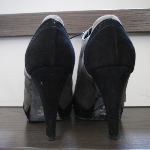 Gorgeous Italian suede shoes - Picture 2 of 3
